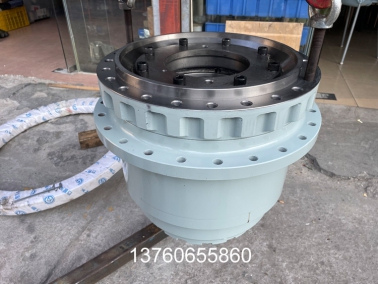 EC460B行走牙箱